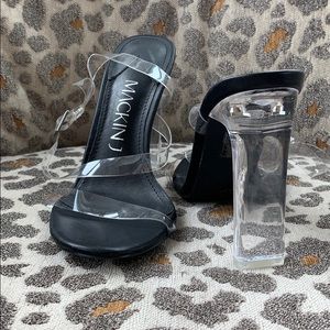 NWOT MACKIN J Clear Heels
